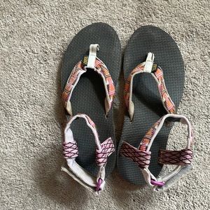 Teva Sandals Size 9